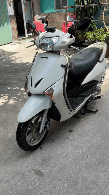 Honda Lead Trắng Xăng phun điện tử 10/2012 zin êm. Mua bán Xe máy tại Quận 3 Tp Hồ Chí Minh được đăng bởi Phạm thanh Trí  hình 1