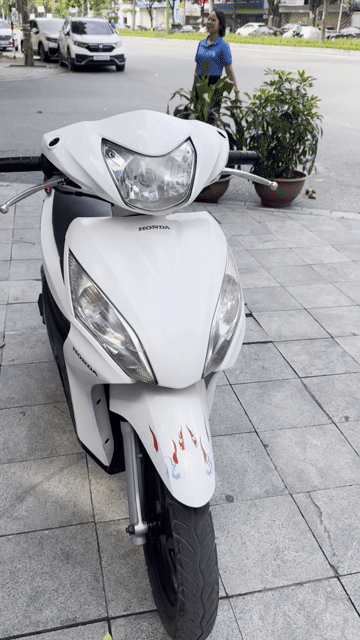 Honda Vision  Trắng xe đẹp như mới chính chủ chạy. Mua bán Xe máy tại Quận Nam Từ Liêm Hà Nội được đăng bởi An Nhiên Nguyễn hình 1