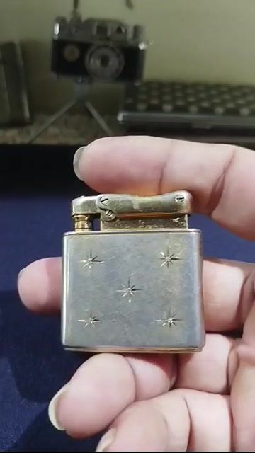 Bật lửa Colibri Đức Thập niên 50 Vàng. Mua bán Đồ sưu tầm, đồ cổ tại Huyện Xuyên Mộc Bà Rịa - Vũng Tàu được đăng bởi Bật lửa cỏ hình 1