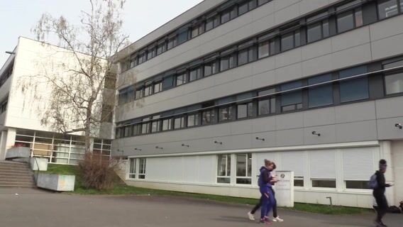 Fiers d'être essentiels !