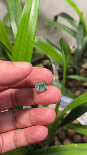 Đá quý Zircon 5.0 ct. Mua bán Đồ sưu tầm, đồ cổ tại Thành phố Hạ Long Quảng Ninh được đăng bởi Anh Công hình 1
