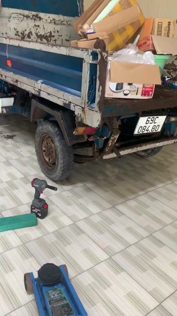 xe Thaco Towner 800TB chạy 10.000km. Mua bán Xe tải, xe ben tại Huyện Trần Văn Thời Cà Mau được đăng bởi Ngô Công Minh hình 1