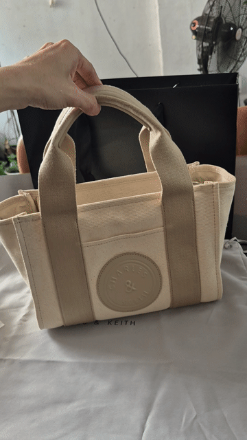 Túi xách Charles & Keith thanh lý. Mua bán Túi xách tại Thành phố Vũng Tàu Bà Rịa - Vũng Tàu được đăng bởi Nhan Nguyen hình 1