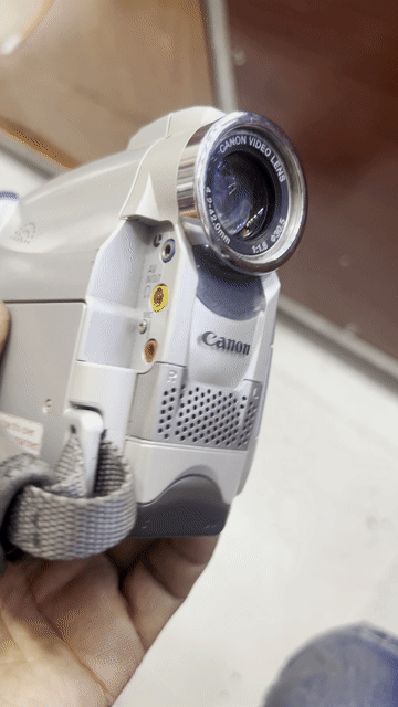 Máy quay phim Canon ZR25 MC Bạc. Mua bán Máy ảnh, Máy quay tại Quận Gò Vấp Tp Hồ Chí Minh được đăng bởi Xuyen Ho hình 1