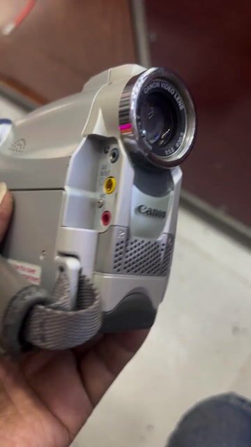 Máy quay phim Canon ZR25 MC Bạc. Mua bán Máy ảnh, Máy quay tại Quận Gò Vấp Tp Hồ Chí Minh được đăng bởi Xuyen Ho hình 1