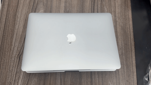 Apple Macbook Pro M1 8GB/256GB Bạc. Mua bán Laptop tại Huyện Thanh Trì Hà Nội được đăng bởi Quang Hân Máy Tính Cũ Hà Nội hình 1