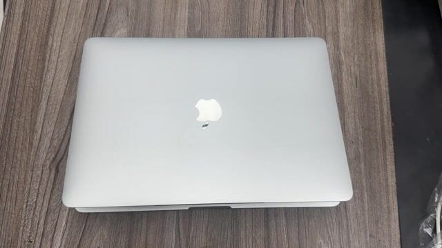 Apple Macbook Pro M1 8GB/256GB Bạc. Mua bán Laptop tại Huyện Thanh Trì Hà Nội được đăng bởi Quang Hân Máy Tính Cũ Hà Nội hình 1