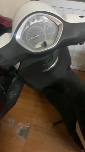 Piaggio Liberty Trắng 124. Mua bán Xe máy tại Huyện Gia Lâm Hà Nội được đăng bởi Trà Giang hình 1