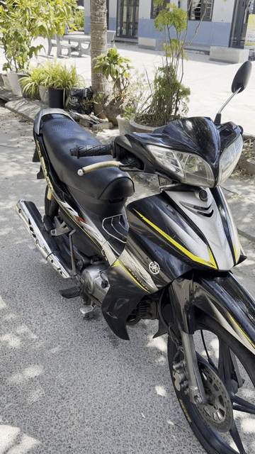 Yamaha Jupiter Gravita Đen vàng. Mua bán Xe máy tại Quận Liên Chiểu Đà Nẵng được đăng bởi Lê Sang hình 1
