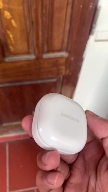 Tai nghe Samsung Trắng. Mua bán Tivi, Âm thanh tại Quận Bắc Từ Liêm Hà Nội được đăng bởi Vũ Phong hình 1