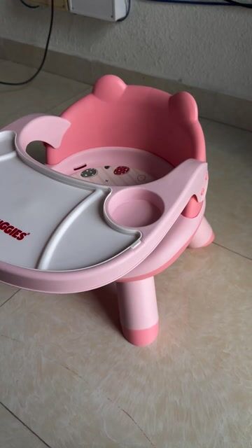 Pass Rẻ Ghế ăn dặm cho bé gái quà tặng huggies
