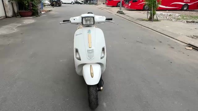Piaggio LX 125 Fi 2012 Trắng hồ sơ cầm tay. Mua bán Xe máy tại Quận 12 Tp Hồ Chí Minh được đăng bởi Cửa hàng Xe máy 380 hình 1