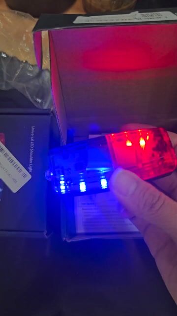 Đèn LED đeo vai Universal LED Shoulder Light. Mua bán Đồ thể thao, Dã ngoại tại Quận Hà Đông Hà Nội được đăng bởi Tran Linh hình 1