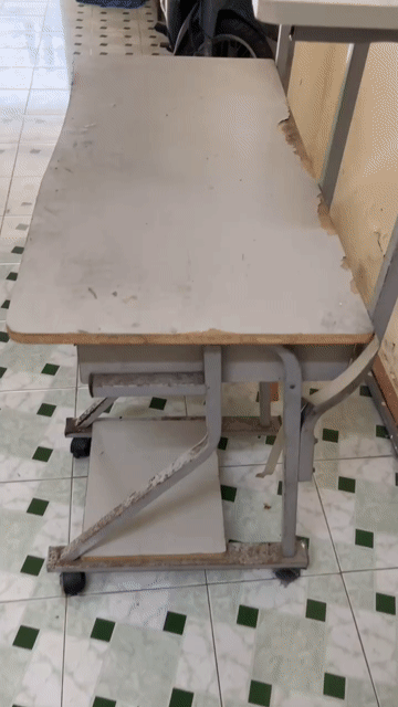 bàn vi tính+ bàn học. Mua bán Đồ dùng văn phòng tại Quận Ngũ Hành Sơn Đà Nẵng được đăng bởi Cô Trương hình 1