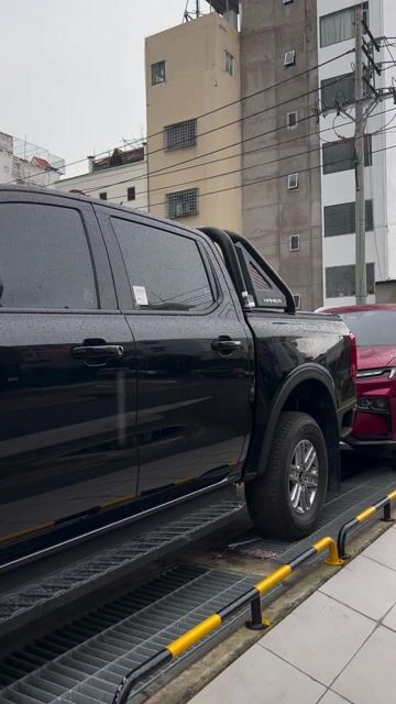 Ford Ranger XLS 4x4 2025 -  8000km. Mua bán Ô tô tại Quận 7 Tp Hồ Chí Minh được đăng bởi Trần Sơn hình 1