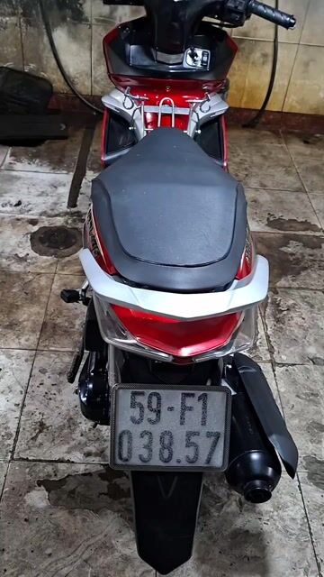 Honda Air Blade FI 2011 Đỏ-Bạc-Đen. Mua bán Xe máy tại Quận Tân Bình Tp Hồ Chí Minh được đăng bởi Đình Khương hình 1