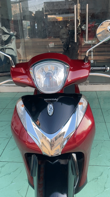 Honda SH Mode Đỏ đen. Mua bán Xe máy tại Thành phố Dĩ An Bình Dương được đăng bởi XE MÁY MẠNH LOAN GÓP 0đ hình 1