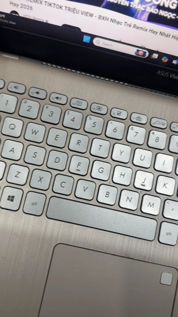 ASUS Vivobook S15 i7-8550U 15.6 inch 8GB/256GB. Mua bán Laptop tại Quận 5 Tp Hồ Chí Minh được đăng bởi Ngọcc Huệ hình 1