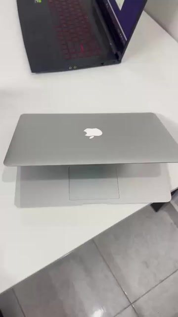 MacBook Air 2017 i5 13.3 inch 8GB/128GB Bạc. Mua bán Laptop tại Quận Phú Nhuận Tp Hồ Chí Minh được đăng bởi LAPTOP BÁCH KHOA hình 1