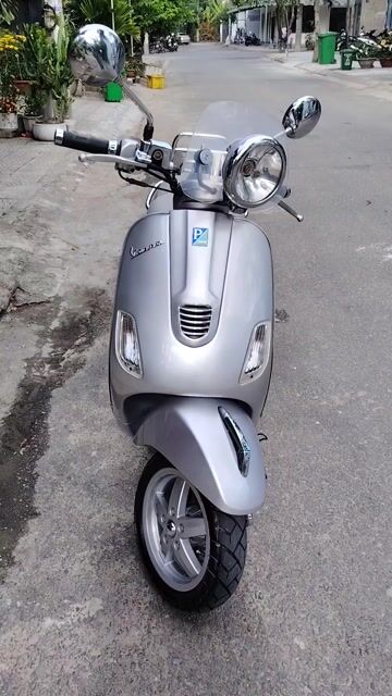 Piaggio Vespa LXV 125 Bạc. Mua bán Xe máy tại Quận Liên Chiểu Đà Nẵng được đăng bởi An Phú hình 1