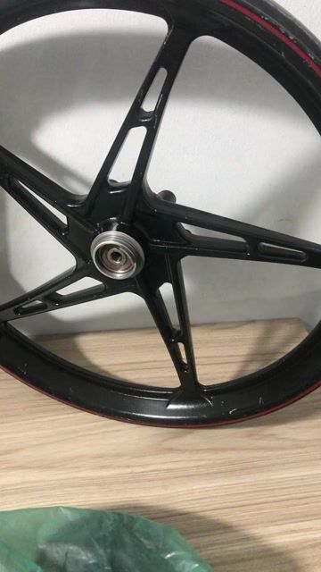 mâm zin sirius FI sơn zin chưa sơn lại mới 95%. Mua bán Phụ tùng xe tại Thành phố Thủ Đức Tp Hồ Chí Minh được đăng bởi Nguyễn Trọng Khánh hình 1