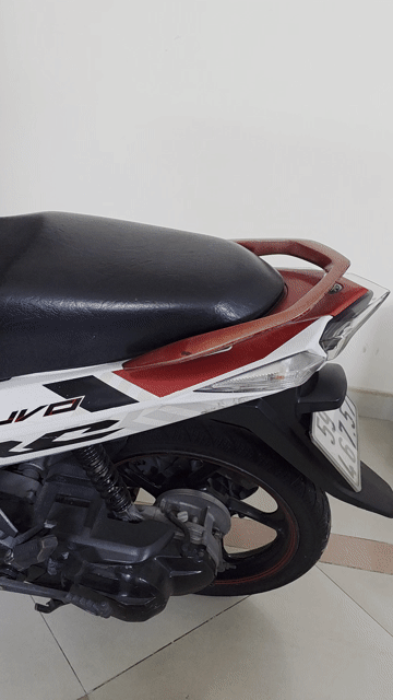 Yamaha Nouvo RC 2015 Trắng đỏ 83000 km. Mua bán Xe máy tại Quận 7 Tp Hồ Chí Minh được đăng bởi Tu hình 1