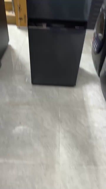 Tủ lạnh Inverter 180L TOSSHIBA. GR-RT234WE-PMV(52). Mua bán Tủ lạnh tại Quận 8 Tp Hồ Chí Minh được đăng bởi Trần Thiện Đạt hình 1