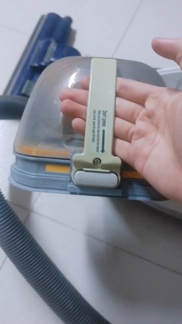 Máy hút bụi Hitachi Xanh 2100w. Mua bán Nội thất, đồ gia dụng khác tại Quận Bình Tân Tp Hồ Chí Minh được đăng bởi Thanh Thanh hình 1