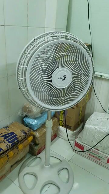 Quạt đứng Asia Turbo Trắng 80W. Mua bán Quạt tại Thành phố Thủ Dầu Một Bình Dương được đăng bởi SJK  hình 1