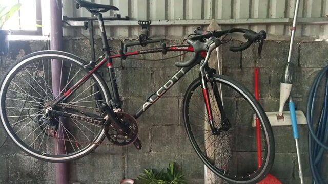 Xe đạp đua ALCOTT Đen Đỏ. Mua bán Xe đạp tại Huyện Củ Chi Tp Hồ Chí Minh được đăng bởi HÒA TRẦN 1 hình 1