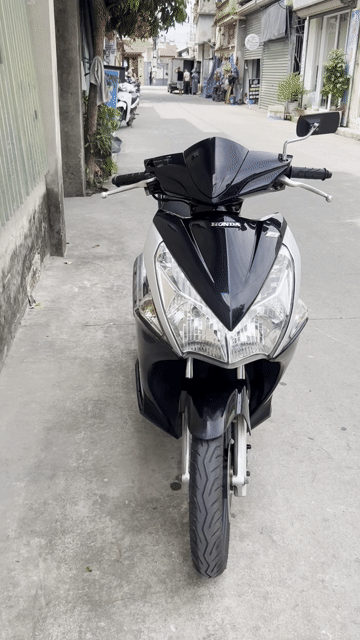 Honda Air Blade Đen bạc. Mua bán Xe máy tại Huyện Thanh Trì Hà Nội được đăng bởi thành hình 1