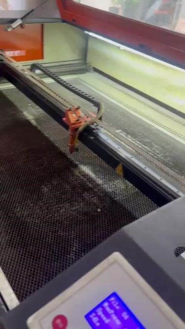 Máy cắt khắc laser 6090/1080 cắt mica gỗ. Mua bán Đồ chuyên dụng, Giống nuôi trồng tại Huyện Hóc Môn Tp Hồ Chí Minh được đăng bởi phạm  phương dung hình 1