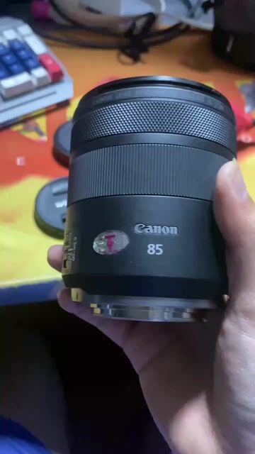 Ống kính Canon RF 85mm F2 Macro IS STM Đen. Mua bán Máy ảnh, Máy quay tại Quận Bình Tân Tp Hồ Chí Minh được đăng bởi Thái An Trần hình 1