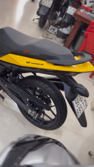 Honda Winner V 2018 Vàng Đen Sport.Xe đẹp chất. Mua bán Xe máy tại Quận 6 Tp Hồ Chí Minh được đăng bởi Cửa Hàng Xe Máy Hoà Bùi hình 1