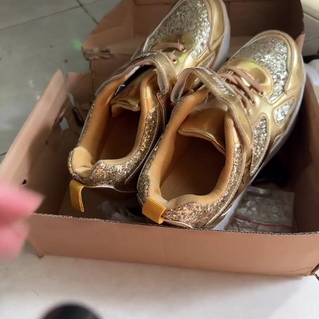 Giày patin Miya Miya Vàng size 39. Mua bán Đồ thể thao, Dã ngoại tại Quận Bình Tân Tp Hồ Chí Minh được đăng bởi Phụng Đinh hình 1