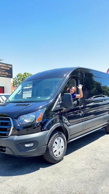 2023 Ford E-Transit Cargo Van video thumbnail