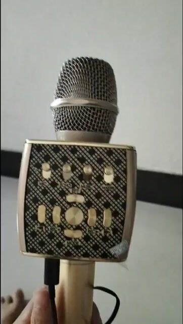 Micro karaoke YS95 Vàng. Mua bán Tivi, Âm thanh tại Quận Liên Chiểu Đà Nẵng được đăng bởi thanh hoa hình 1
