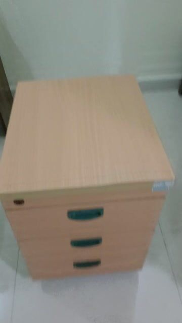 Tủ văn phòng Hòa Phát 3 ngăn Gỗ Vàng, Xanh. Mua bán Đồ dùng văn phòng tại Huyện Bình Chánh Tp Hồ Chí Minh được đăng bởi Vương Ngọc Minh Tú hình 1