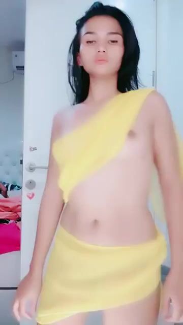 Nari Telanjang Pake Selendang Kuning