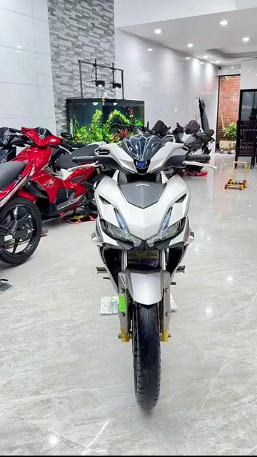 Honda Winner X V3 ABS 2023 Bạc. Mua bán Xe máy tại Quận Liên Chiểu Đà Nẵng được đăng bởi Thành Đại   hình 1