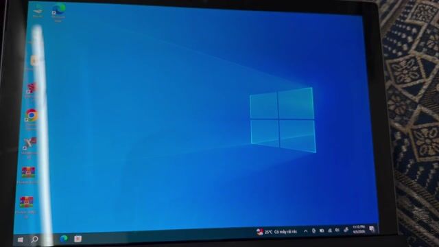 Microsoft Surface Pro 5 i5 Gen 7 Bạc. Mua bán Máy tính bảng tại Huyện Đan Phượng Hà Nội được đăng bởi Đức hình 1