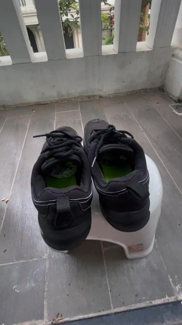 Giày thể thao Nike đen size 39. Mua bán Giày dép tại Quận Long Biên Hà Nội được đăng bởi Mr Quang hình 1