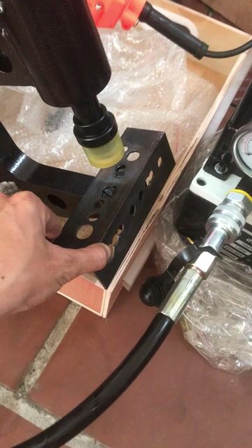 máy đột lỗ xà gồ C 200mm. Mua bán Đồ chuyên dụng, Giống nuôi trồng tại Quận Hà Đông Hà Nội được đăng bởi Điện Máy Công Nghiệp Kamar hình 1