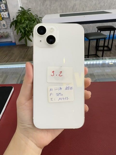 IPhone 14 128GB Giá 9.X Còn BH chính hãng. Mua bán Điện thoại tại Thành phố Thủ Dầu Một Bình Dương được đăng bởi Phong Le hình 1