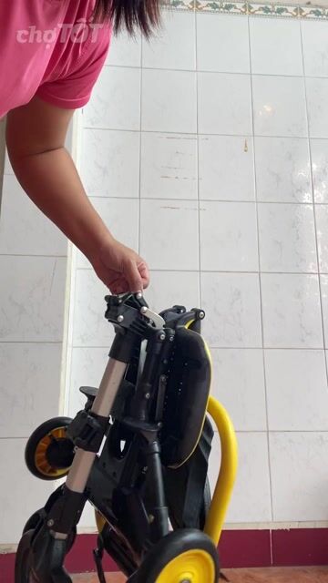 Xe đẩy Mama Mia Vàng, Đen Gấp gọn. Mua bán Mẹ và bé tại Quận 10 Tp Hồ Chí Minh được đăng bởi Bb Phạm hình 1