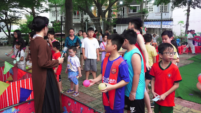 Máy quay phim Sony FDR-AX100 Đen. Mua bán Máy ảnh, Máy quay tại Quận 8 Tp Hồ Chí Minh được đăng bởi Lap Nguyen Van hình 1