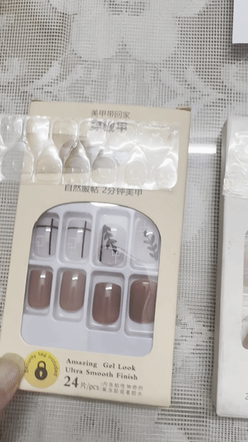 Móng giả nữ  2 hộp giá 15k. Mua bán Phụ kiện thời trang khác tại Quận 8 Tp Hồ Chí Minh được đăng bởi Yêu Miu Miu hình 1
