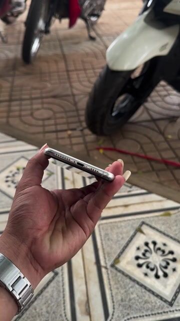 iPhone 11 Pro Max 256GB Bạc 98% màn thay full cn. Mua bán Điện thoại tại Thành phố Buôn Ma Thuột Đắk Lắk được đăng bởi Thái Thế Anh hình 1