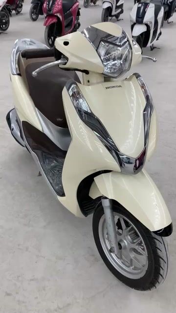 Honda Lead 125 2018 Smartkey BSTP Màu Kem Xe Đẹp. Mua bán Xe máy tại Quận Gò Vấp Tp Hồ Chí Minh được đăng bởi iMotorbike Khương Phan hình 1