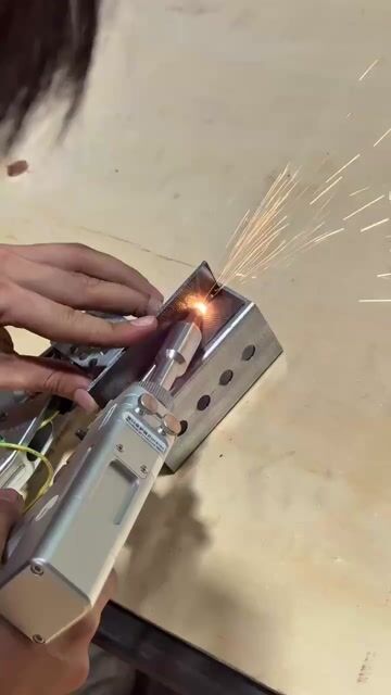 SẴN KHO - MÁY HÀN LASER 1500W 4 CHỨC NĂNG CHỈ 55TR. Mua bán Đồ chuyên dụng, Giống nuôi trồng tại Huyện Bến Lức Long An được đăng bởi Trần Hoàng Tân hình 1